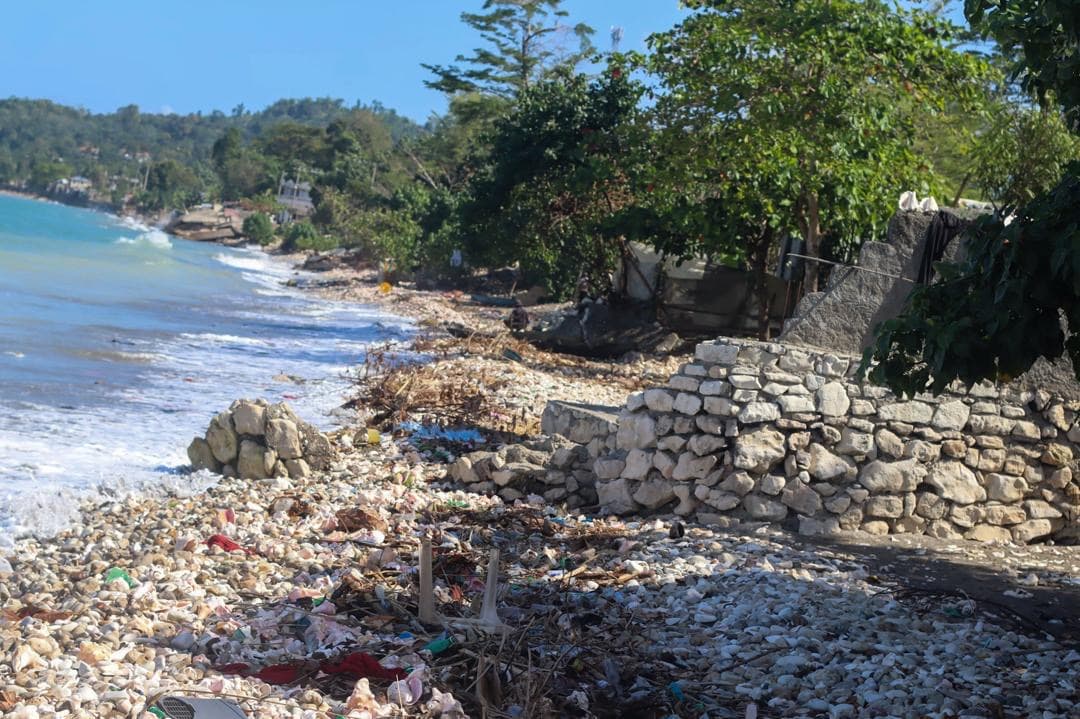 Coastal erosion and sea damage in Dame Marie (photo 4)