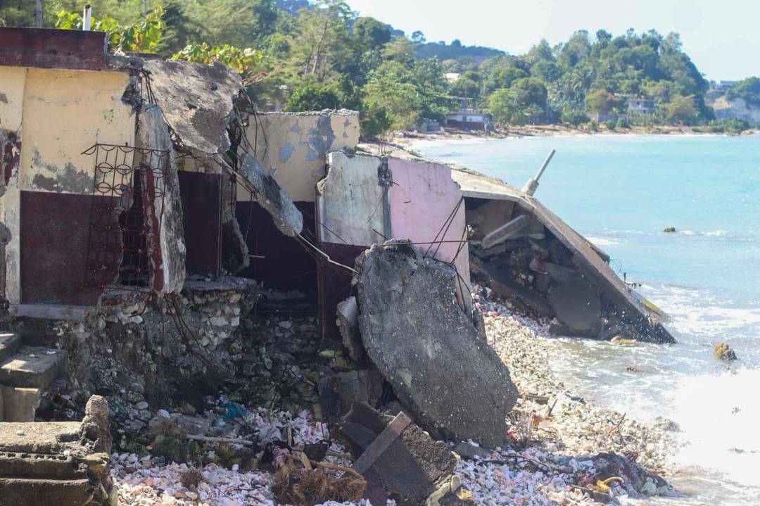 Coastal erosion and sea damage in Dame Marie (photo 7)