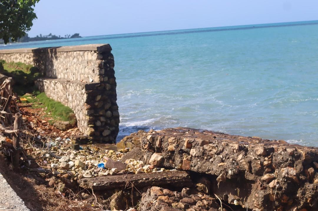 Coastal erosion and sea damage in Dame Marie (photo 8)