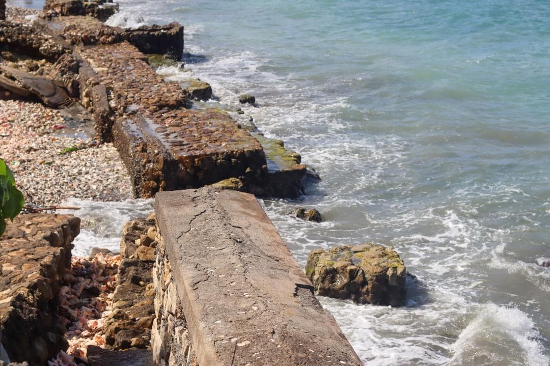 Coastal erosion and sea damage in Dame Marie (photo 11)