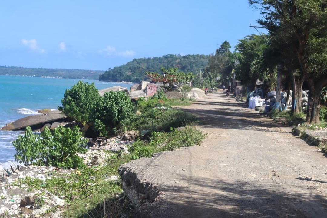 Coastal erosion and sea damage in Dame Marie (photo 26)