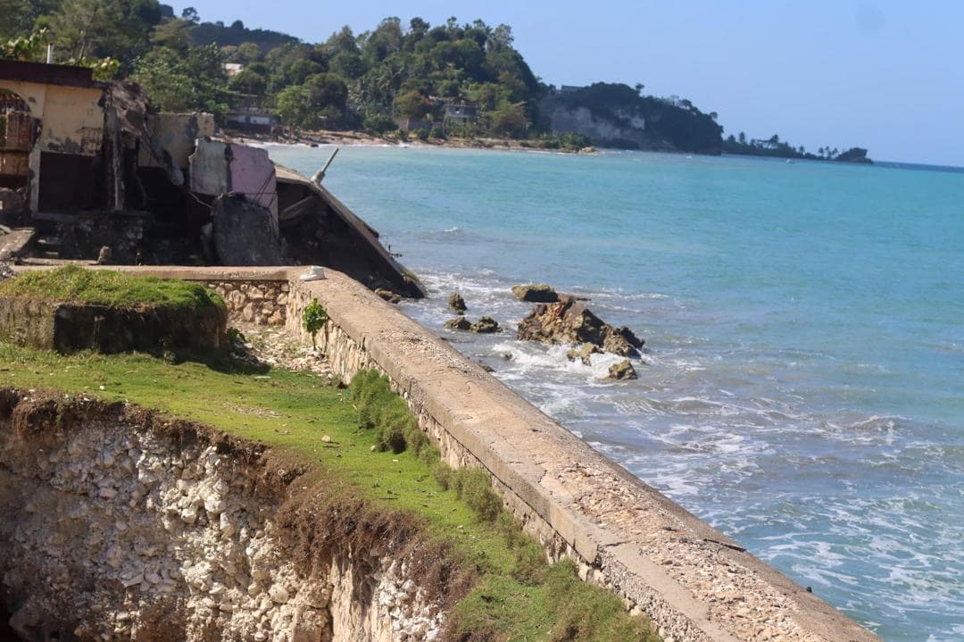 Coastal erosion and sea damage in Dame Marie (photo 30)