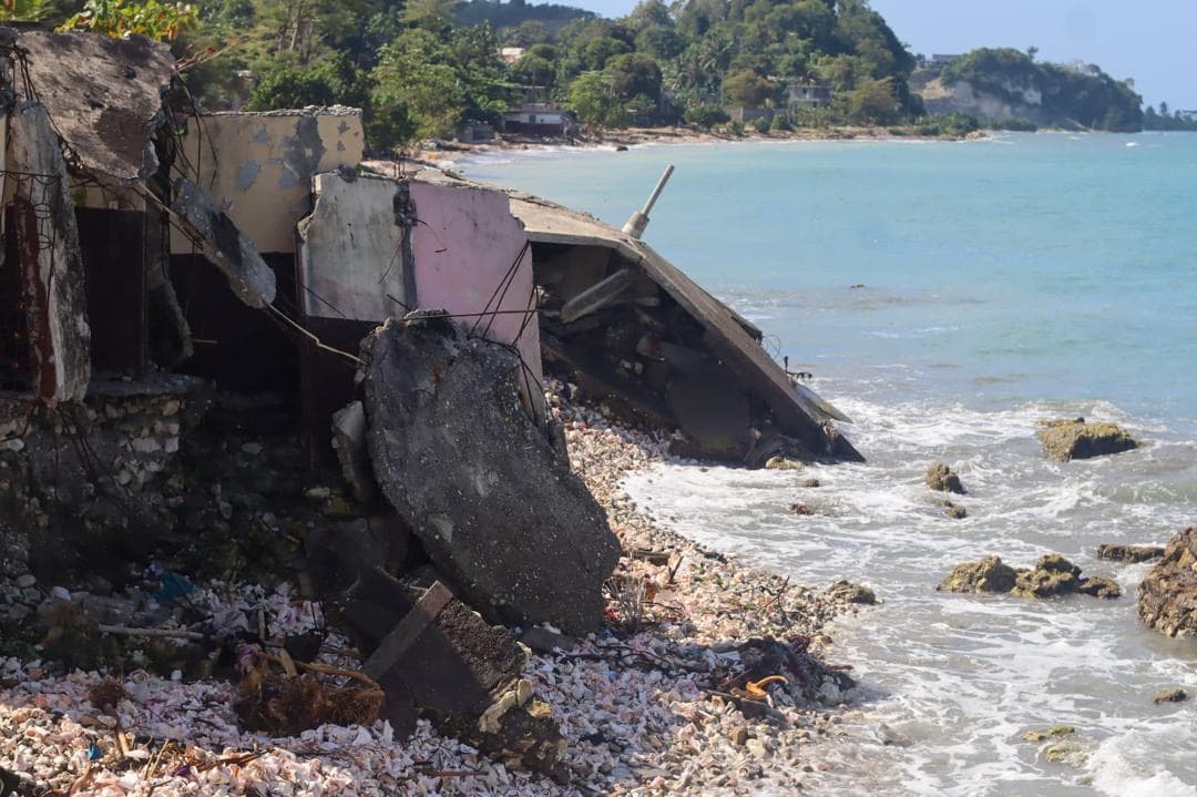 Coastal erosion and sea damage in Dame Marie (photo 31)