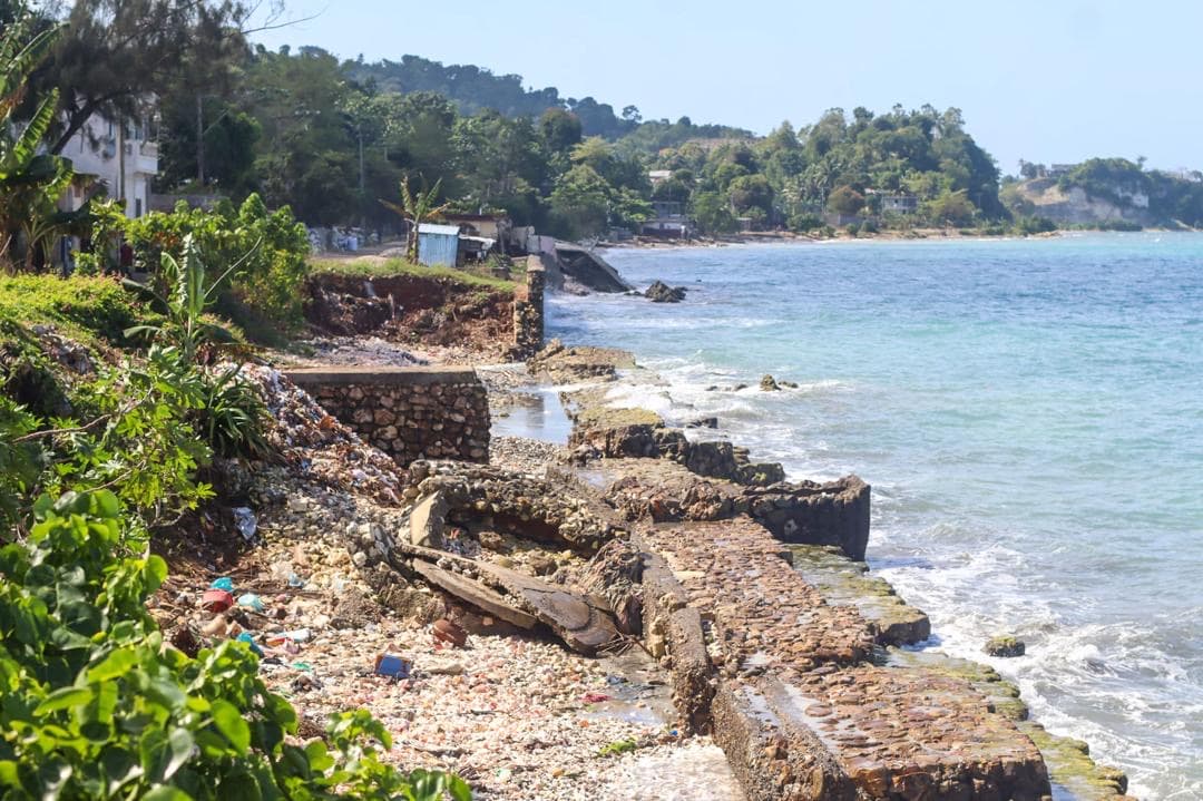 Coastal erosion and sea damage in Dame Marie (photo 34)