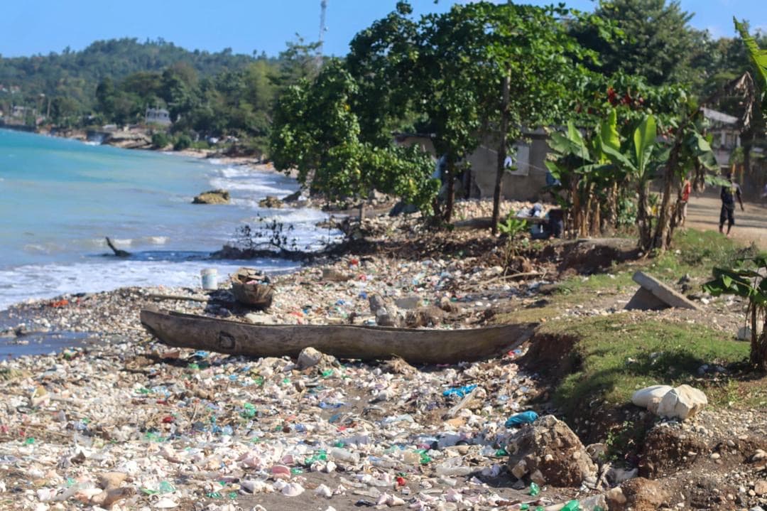 Coastal erosion and sea damage in Dame Marie (photo 37)