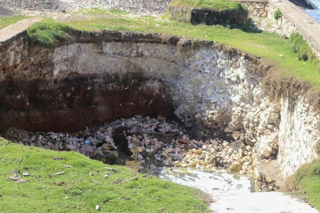 Coastal erosion and sea damage in Dame Marie (photo 41)
